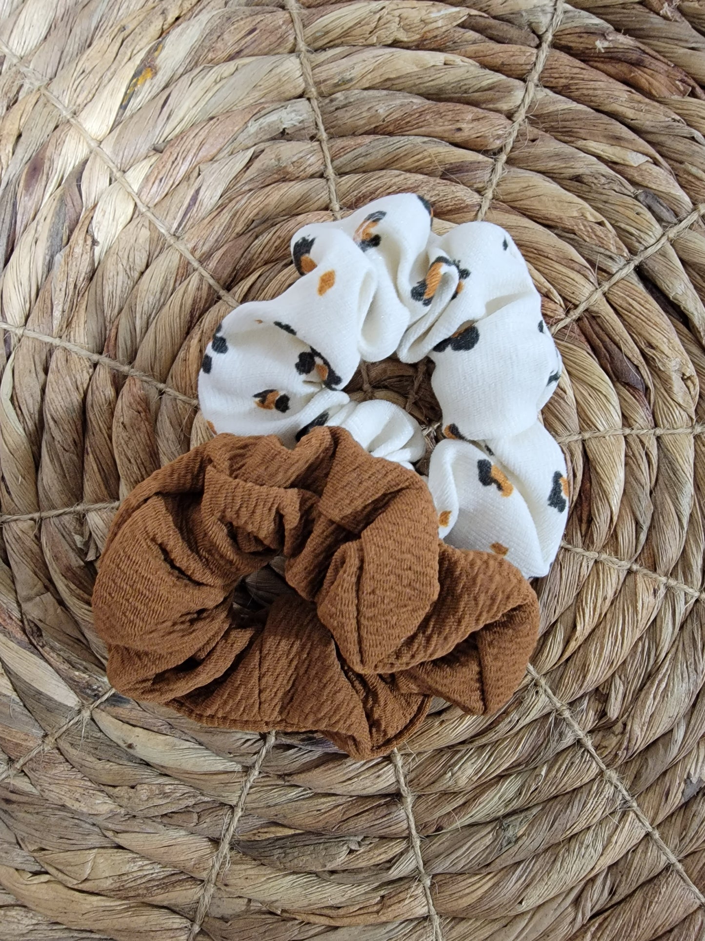 Leo & Camel Waffle Scrunchie Set of 2